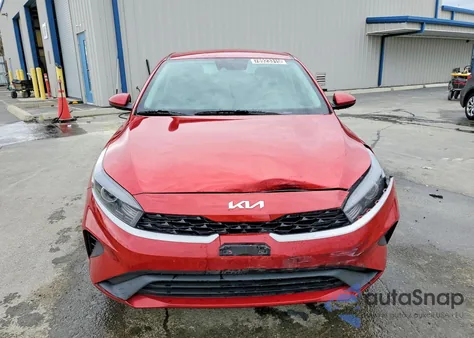 2023 Kia Forte Lxs z USA, uszkodzony, nr VIN 3KPF24AD8PE612266
